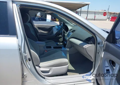 2007 Toyota Camry Le V6 z USA, uszkodzony, nr VIN 4T1BK46K47U529713